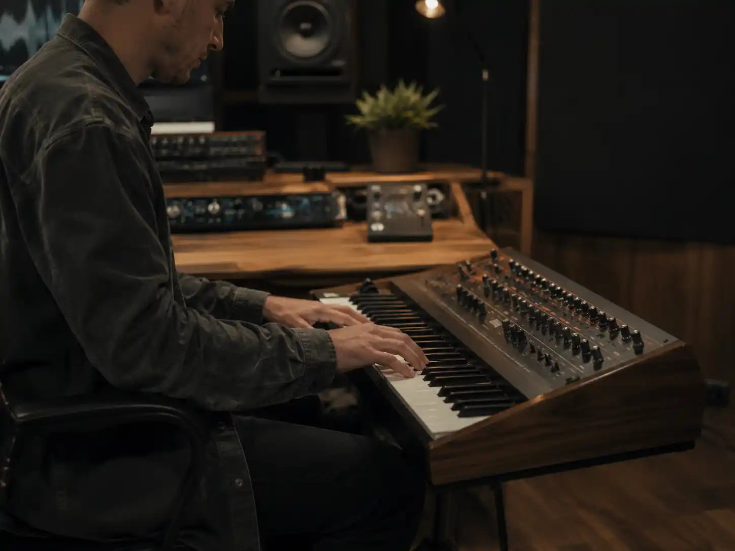 Запись живого музыкального инструмента в студии SOUND GROUP
